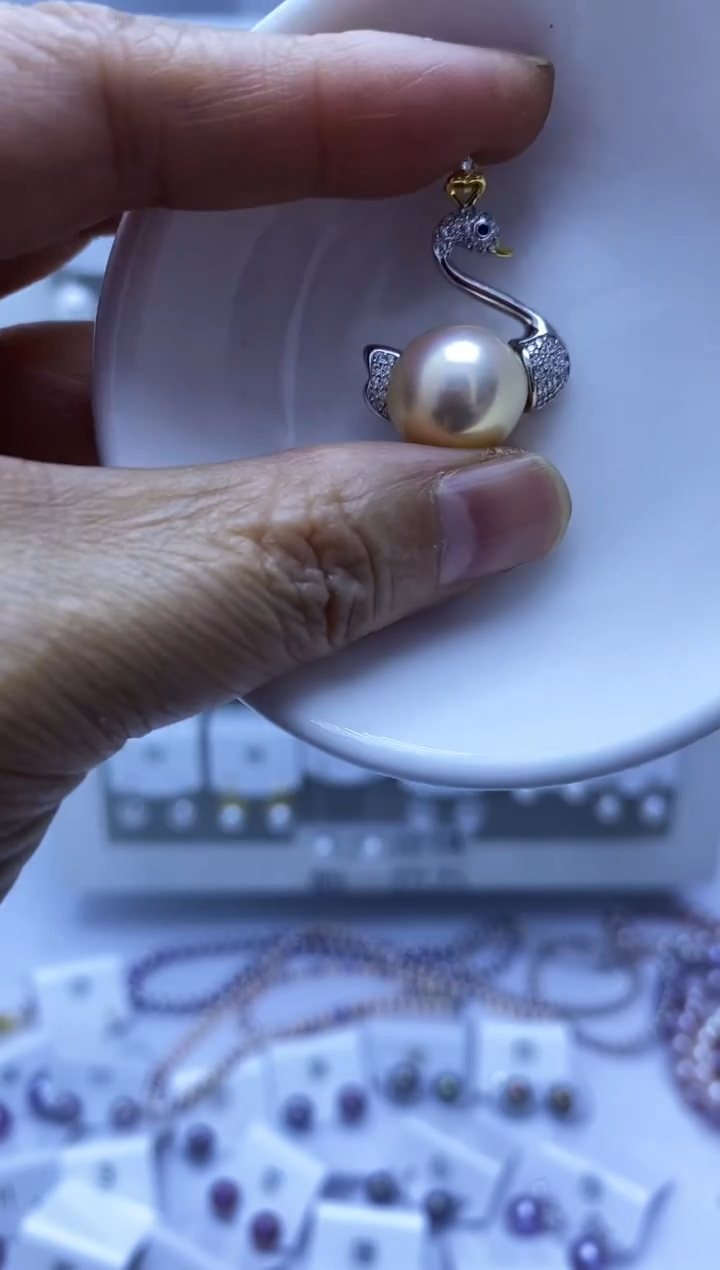 颈饰银S925镶嵌淡水珍珠天鹅