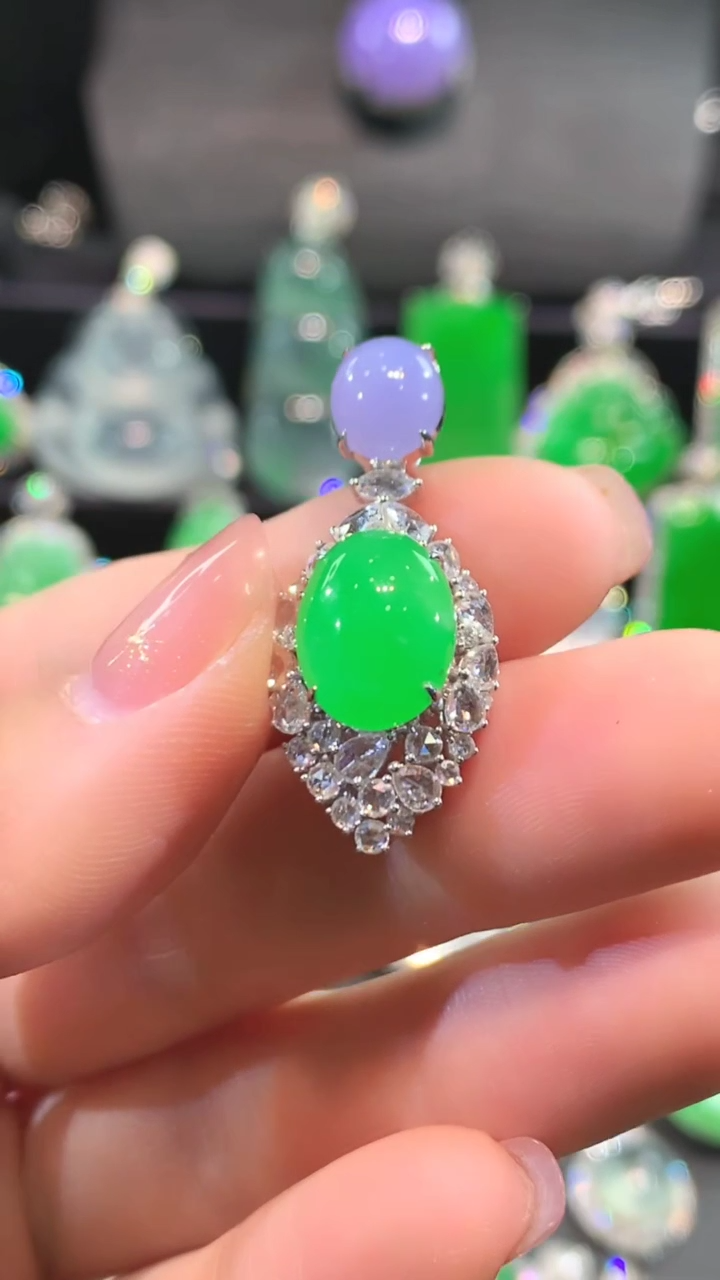 【闪购商品】翡翠吊坠(不含链)18K金镶嵌吊坠