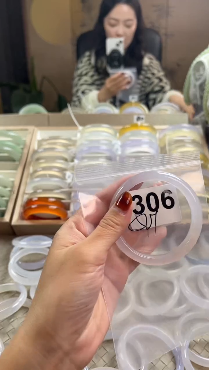 手镯玛瑙/玉髓未镶嵌306