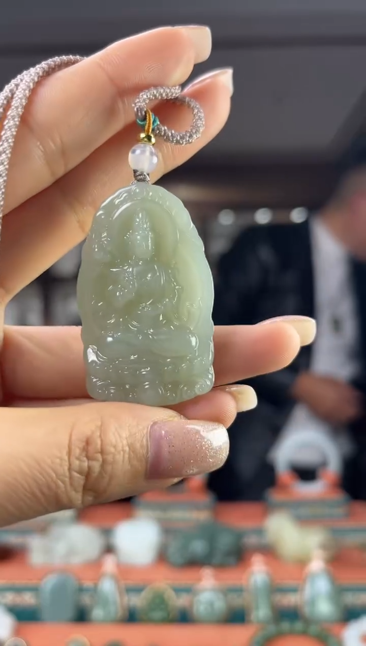 颈饰未镶嵌和田玉佩佩