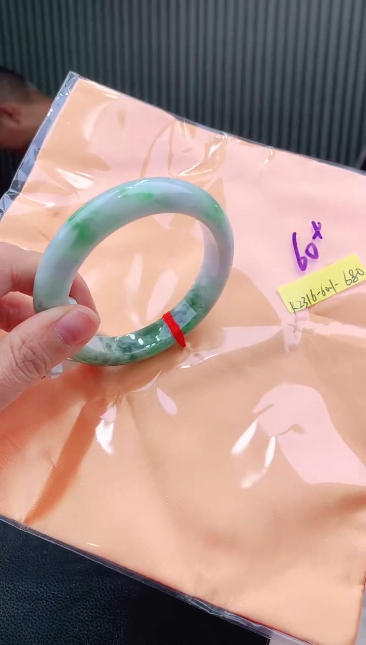 未镶嵌手镯翡翠60+