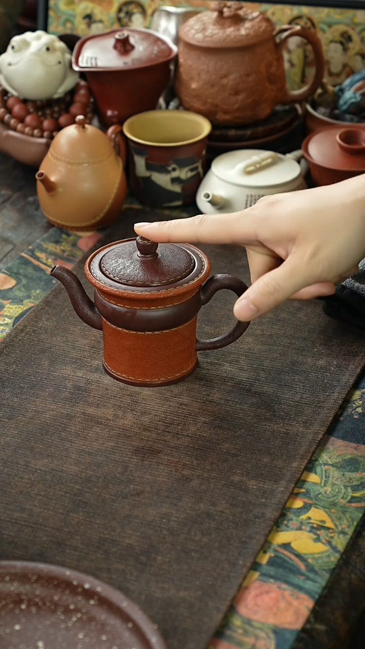 底槽清仿皮革紫砂僧帽壶