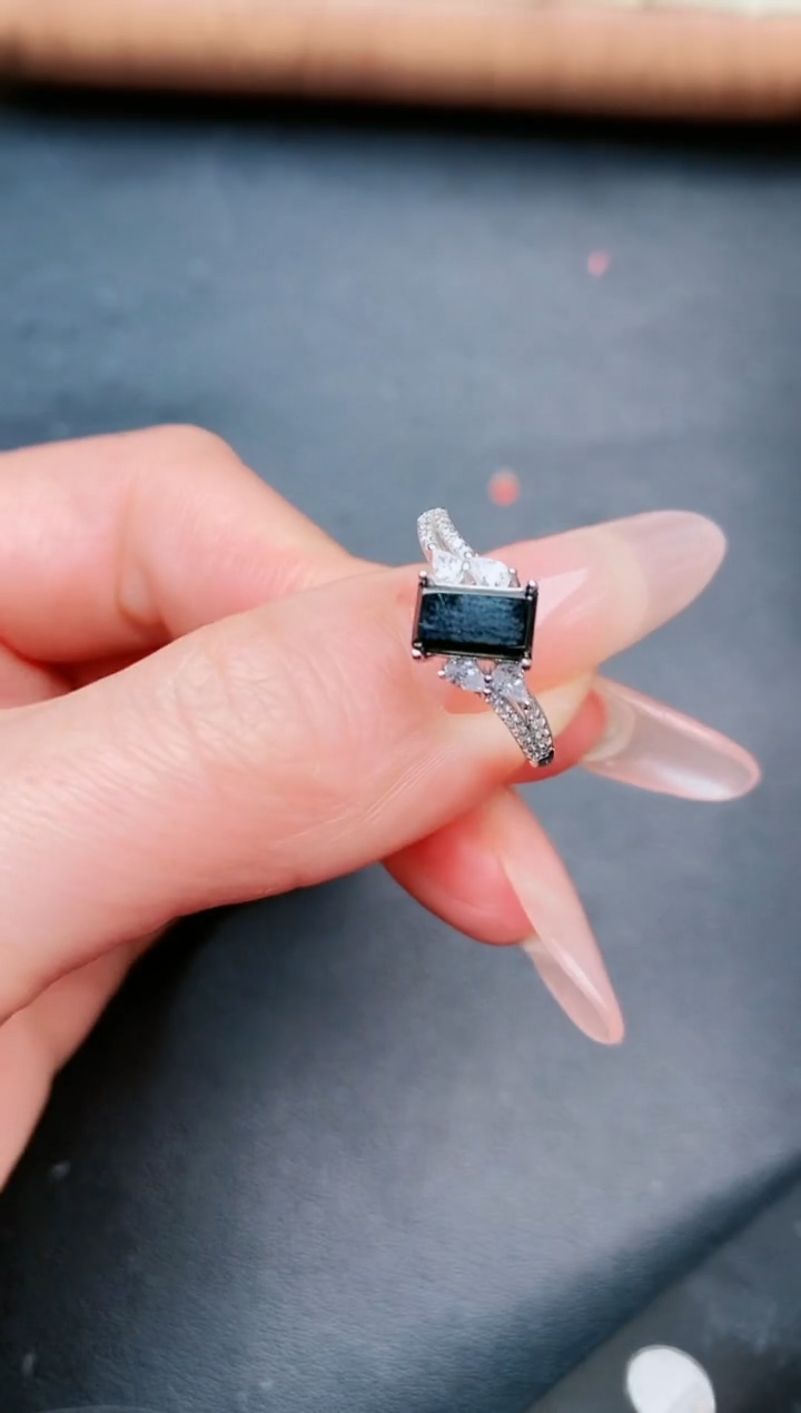 【闪购商品】翡翠戒指银S925镶嵌....