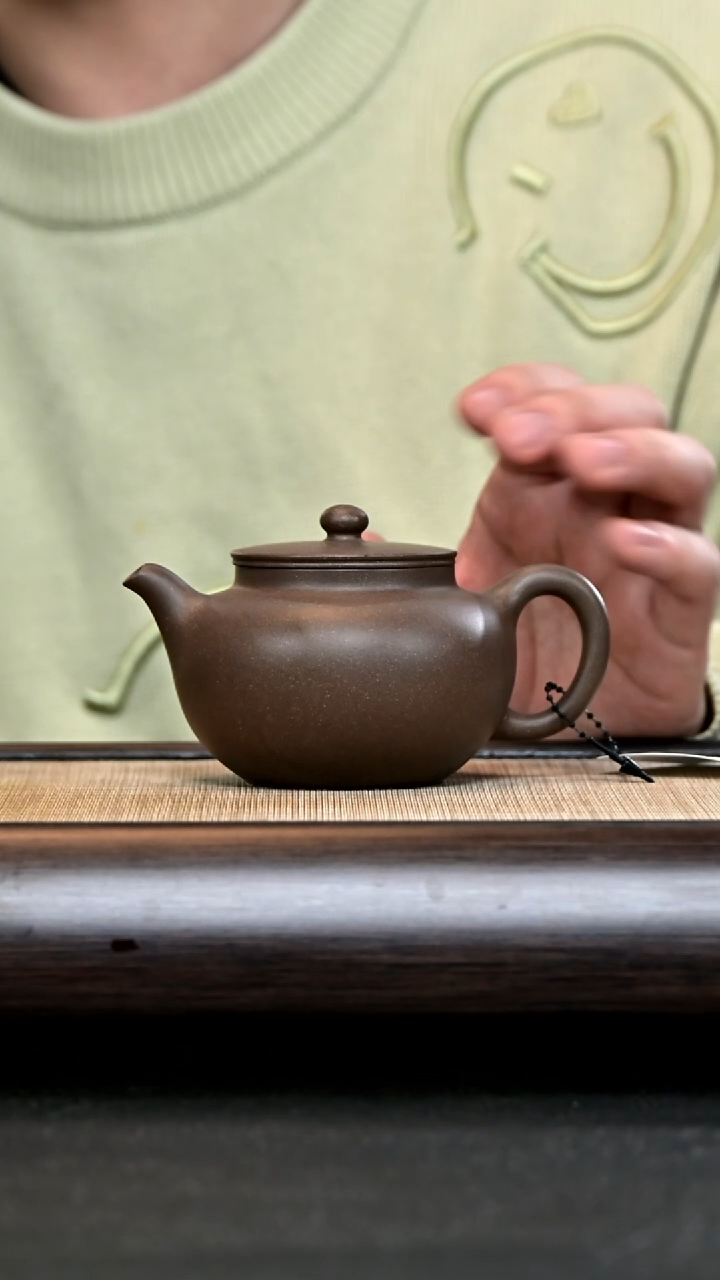 【闪购商品】紫砂茶壶Bh4162 平盖莲子 青灰段