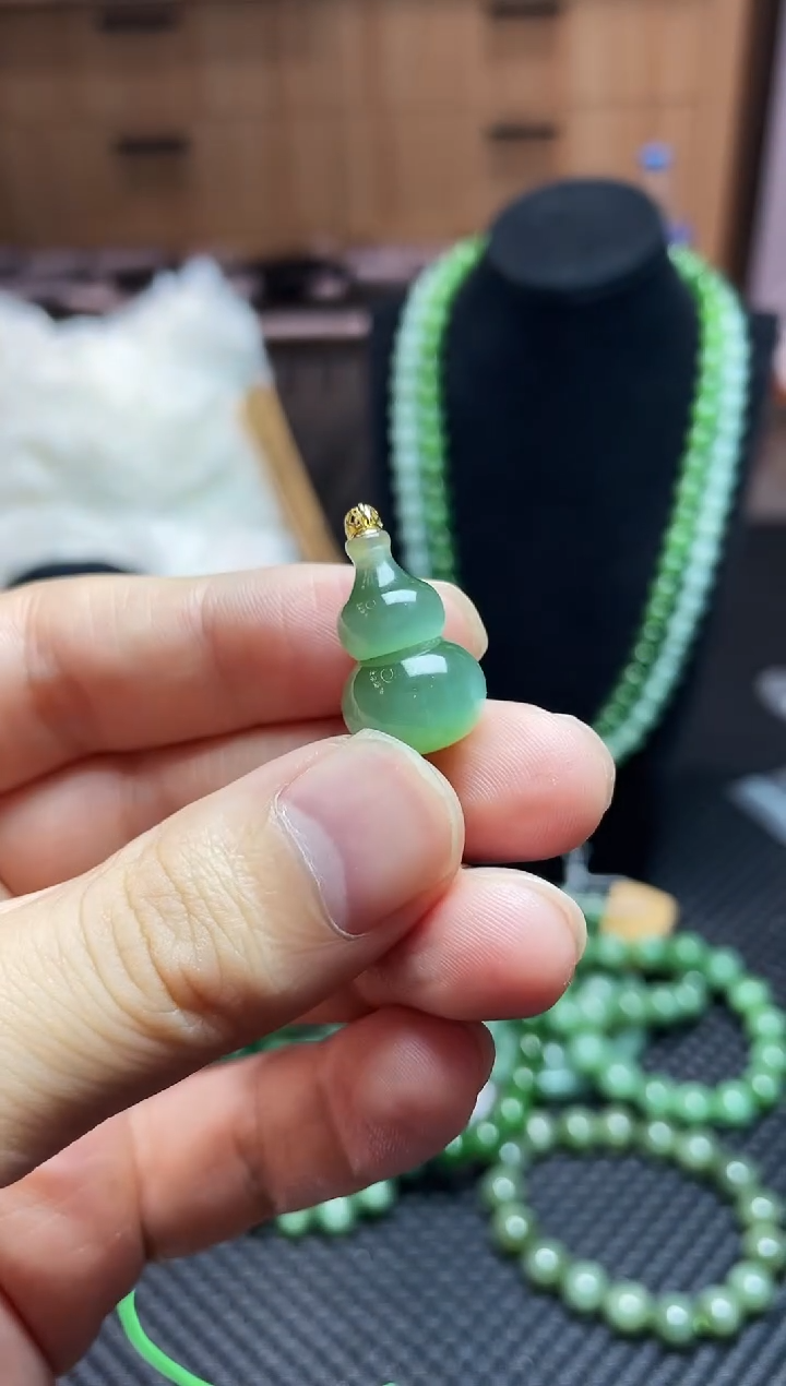 颈饰未镶嵌和田玉和田玉碧玉粉青猫眼葫芦吊坠