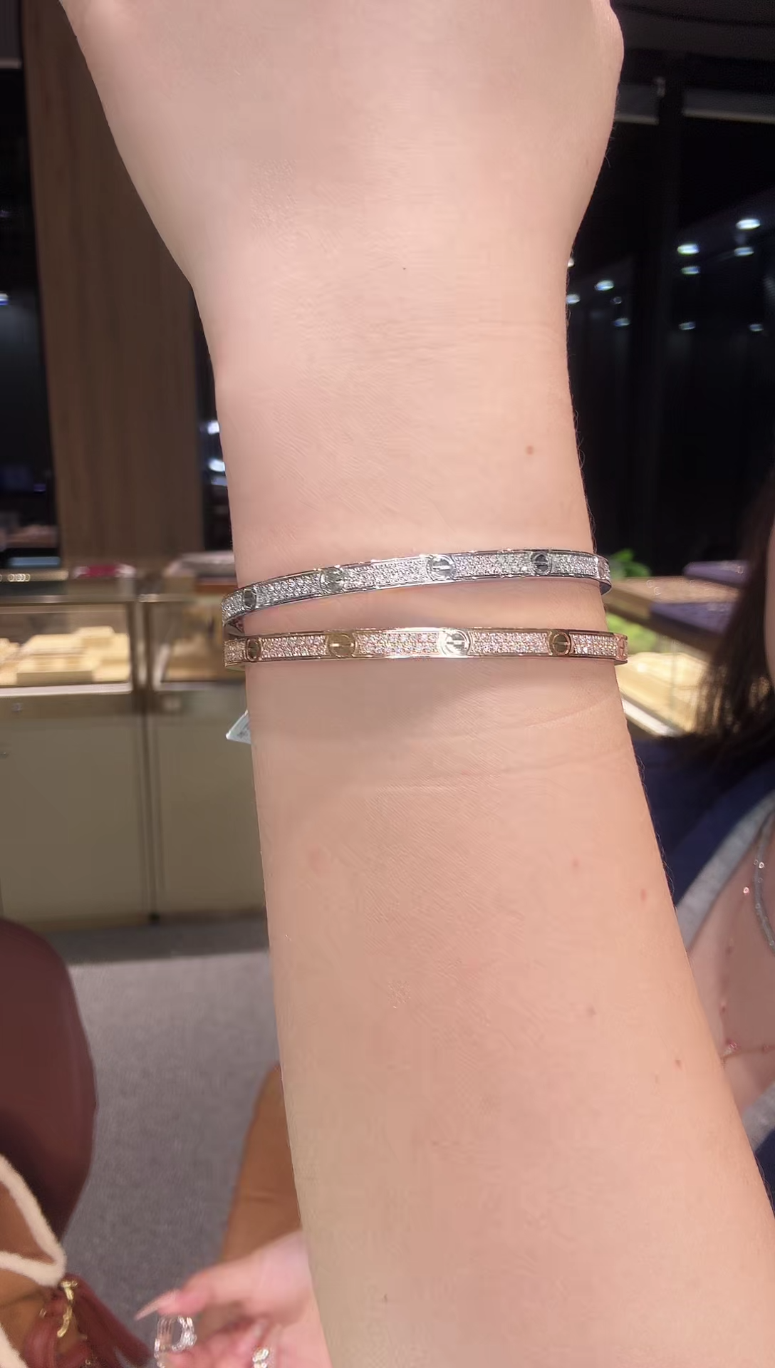 【闪购商品】钻石手镯18K金镶嵌满钻满天星多样性发其一