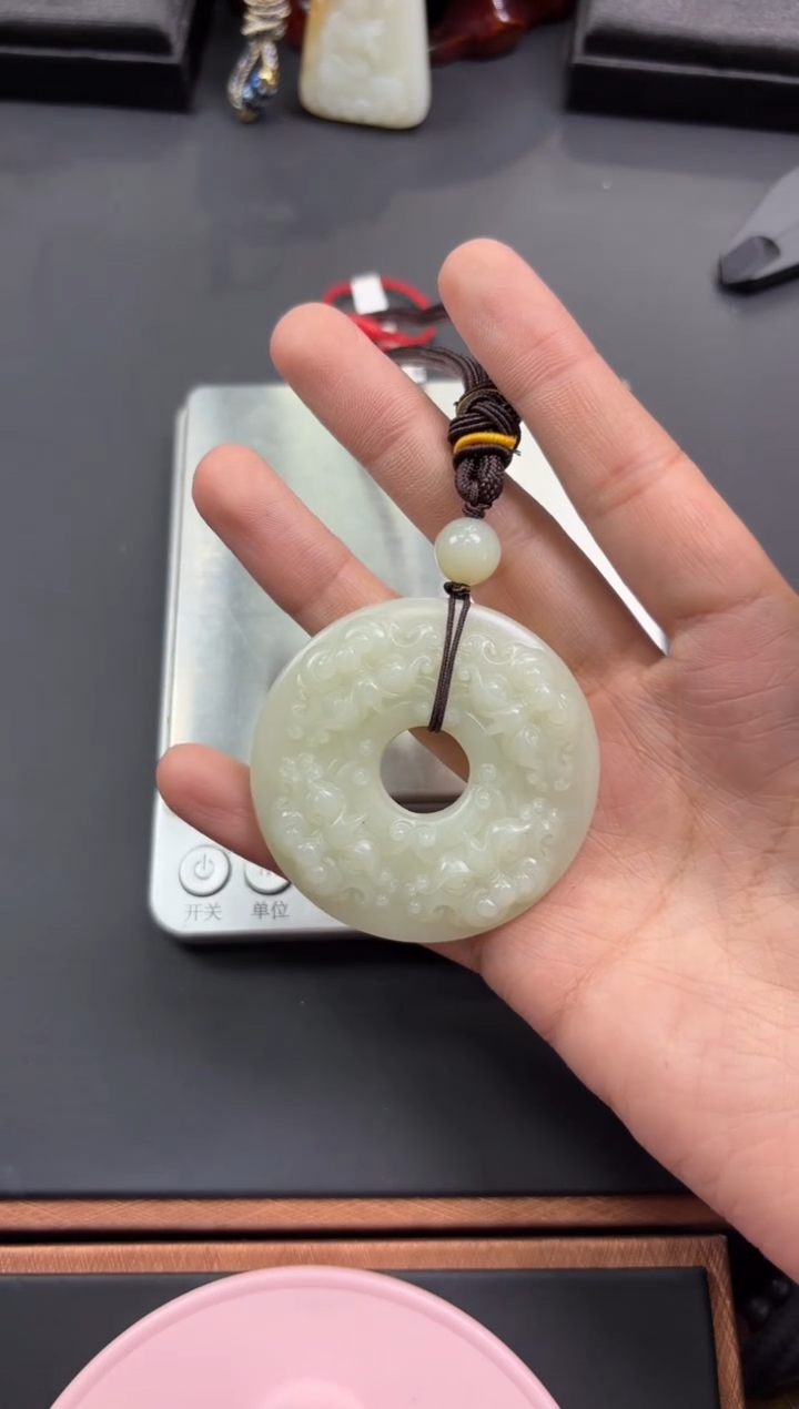 【闪购商品】和田玉把件未镶嵌且末微色差迪克兰把件