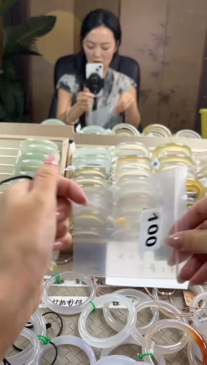 手镯玛瑙/玉髓未镶嵌100