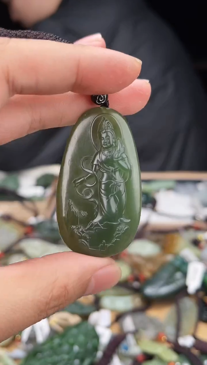 颈饰未镶嵌和田玉1