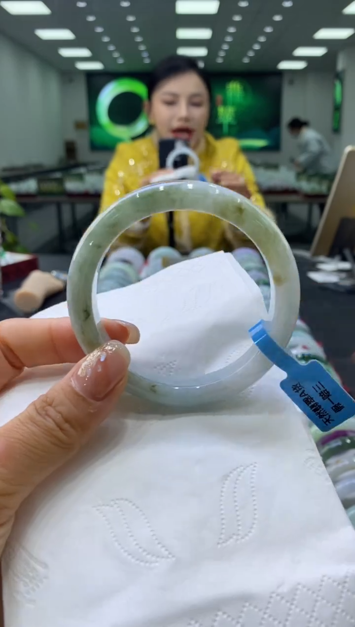 未镶嵌手镯翡翠00005404