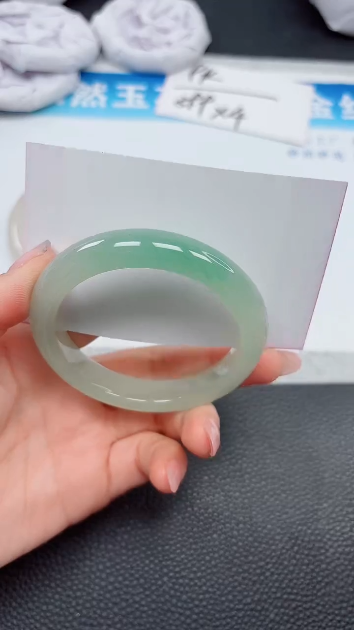 【闪购商品】石英质玉手镯未镶嵌221