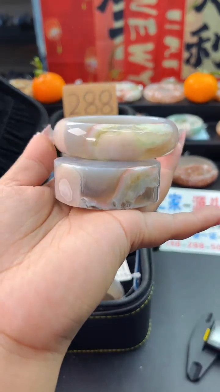 【闪购商品】石英质玉手镯未镶嵌赠送镯心（58圈口）