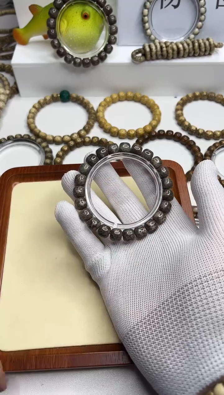 手串星月菩提121---3  石玉料黑冰10*9mm