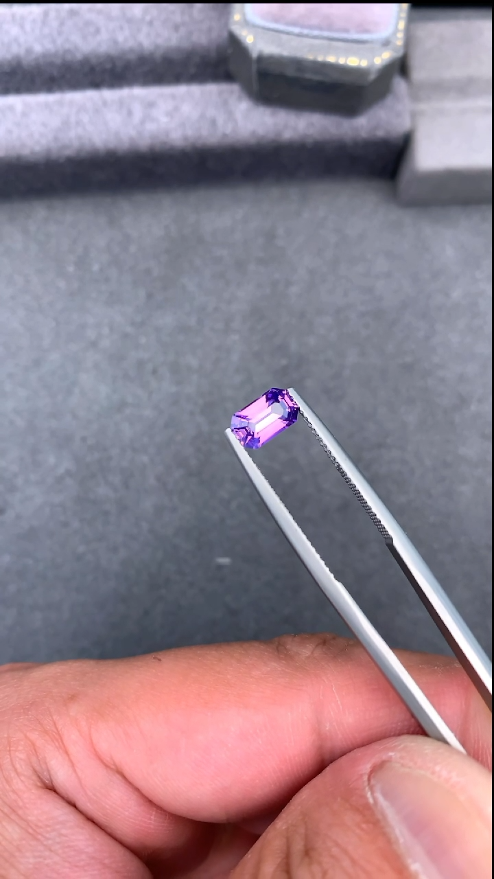 【闪购商品】蓝宝石裸石未镶嵌1.37克拉