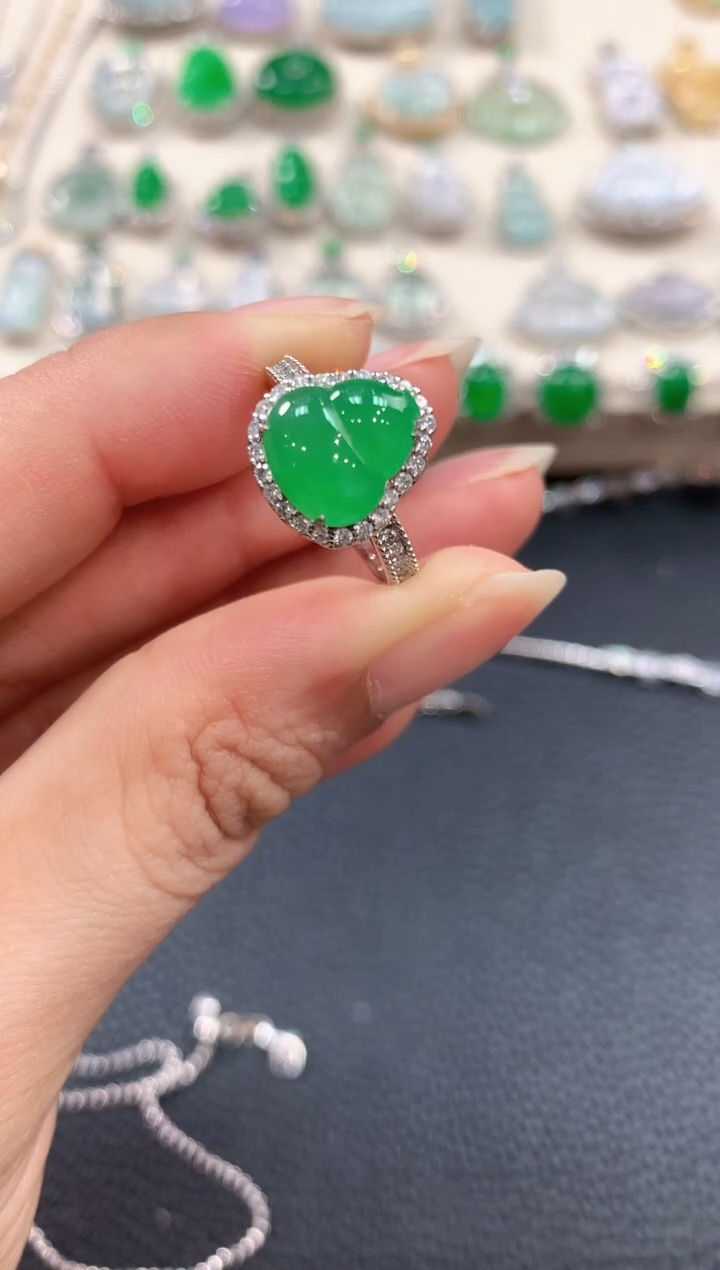 【闪购商品】翡翠戒指18K金镶嵌m33   