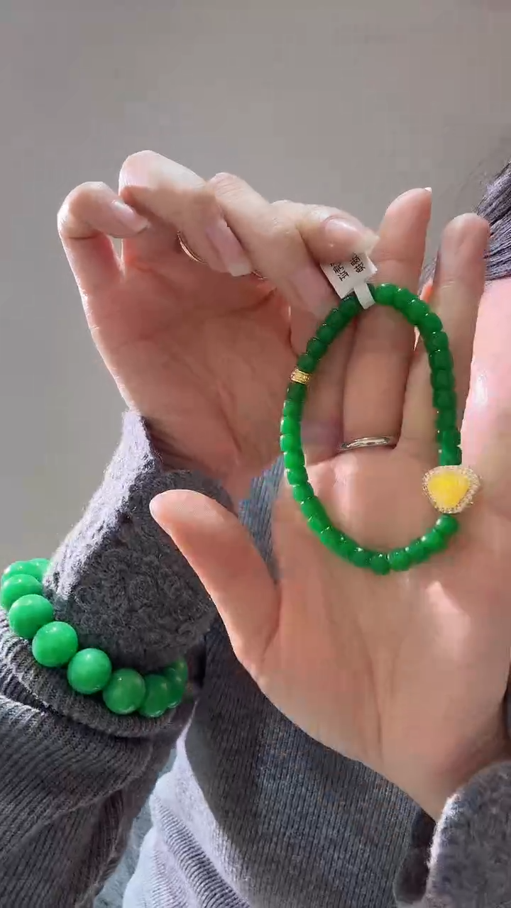 颈饰未镶嵌翡翠小佛行珠串