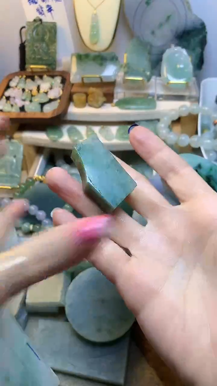 未镶嵌挂件翡翠 缅甸A货翡翠，没有运费险