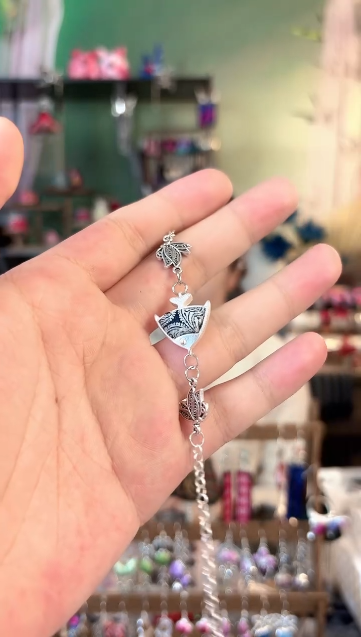 彩云南阁非遗老绣饰品116