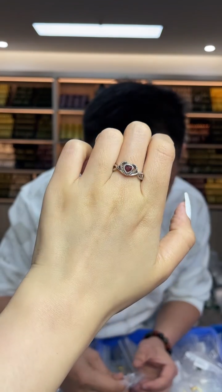 【闪购商品】石榴石·未镶嵌多样性发一件