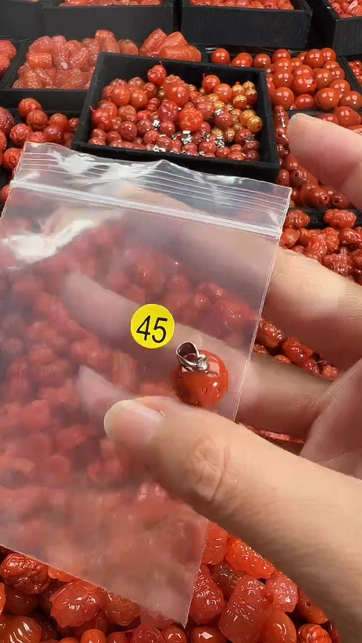 颈饰未镶嵌南红玛瑙1