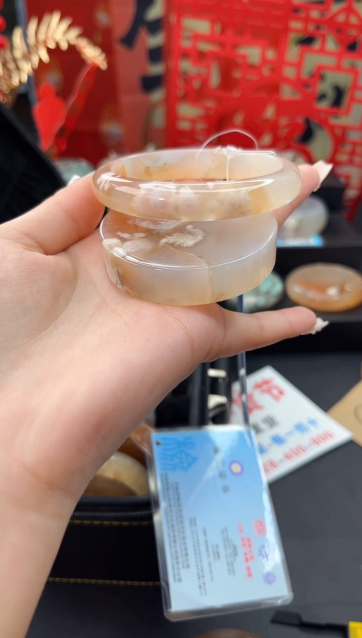 【闪购商品】石英质玉手镯未镶嵌赠送镯心（59圈口）