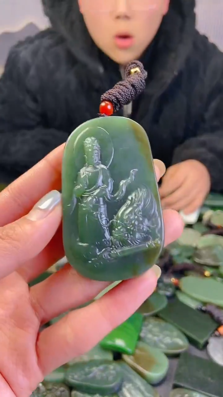 颈饰未镶嵌和田玉1