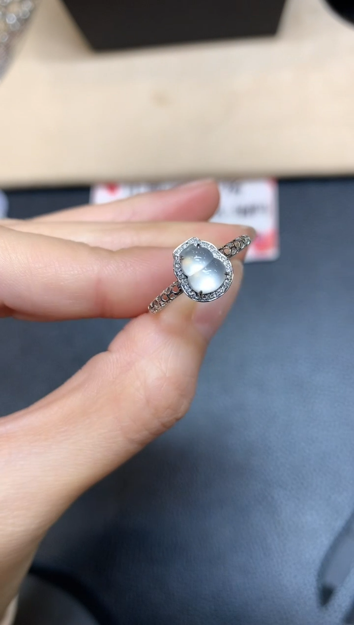 【闪购商品】翡翠戒指18K金镶嵌【无鉴赏期