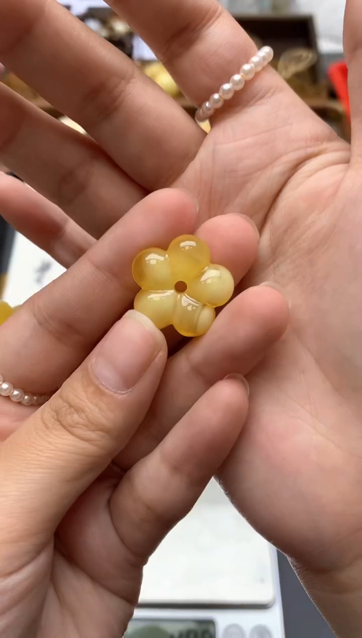 【闪购商品】琥珀珠宝奇石未镶嵌083琥珀蜜蜡花粉有纹小坑介意勿拍