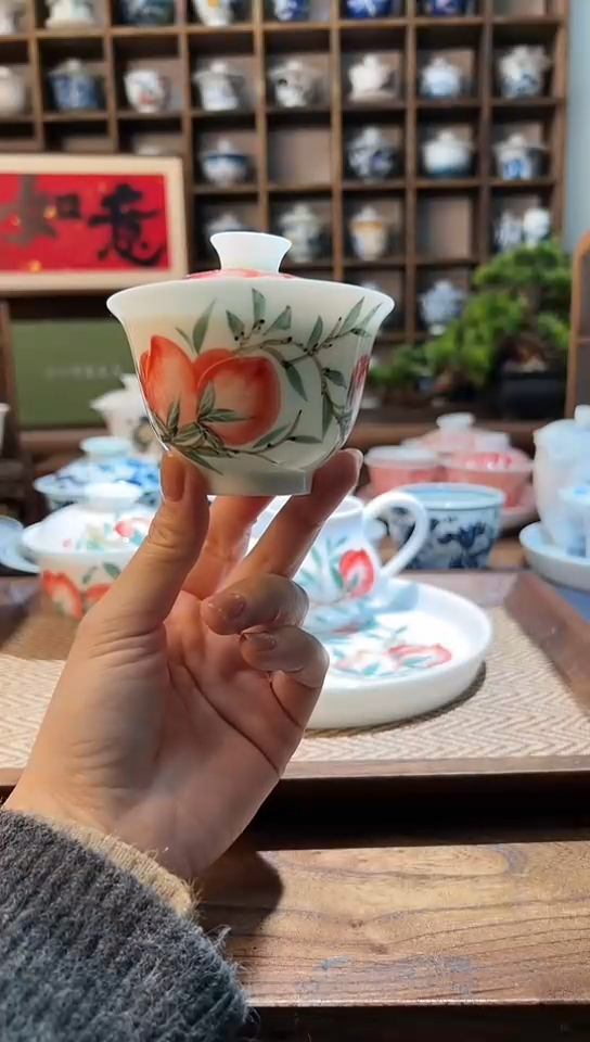 【闪购商品】手绘桃子小元宝盖碗