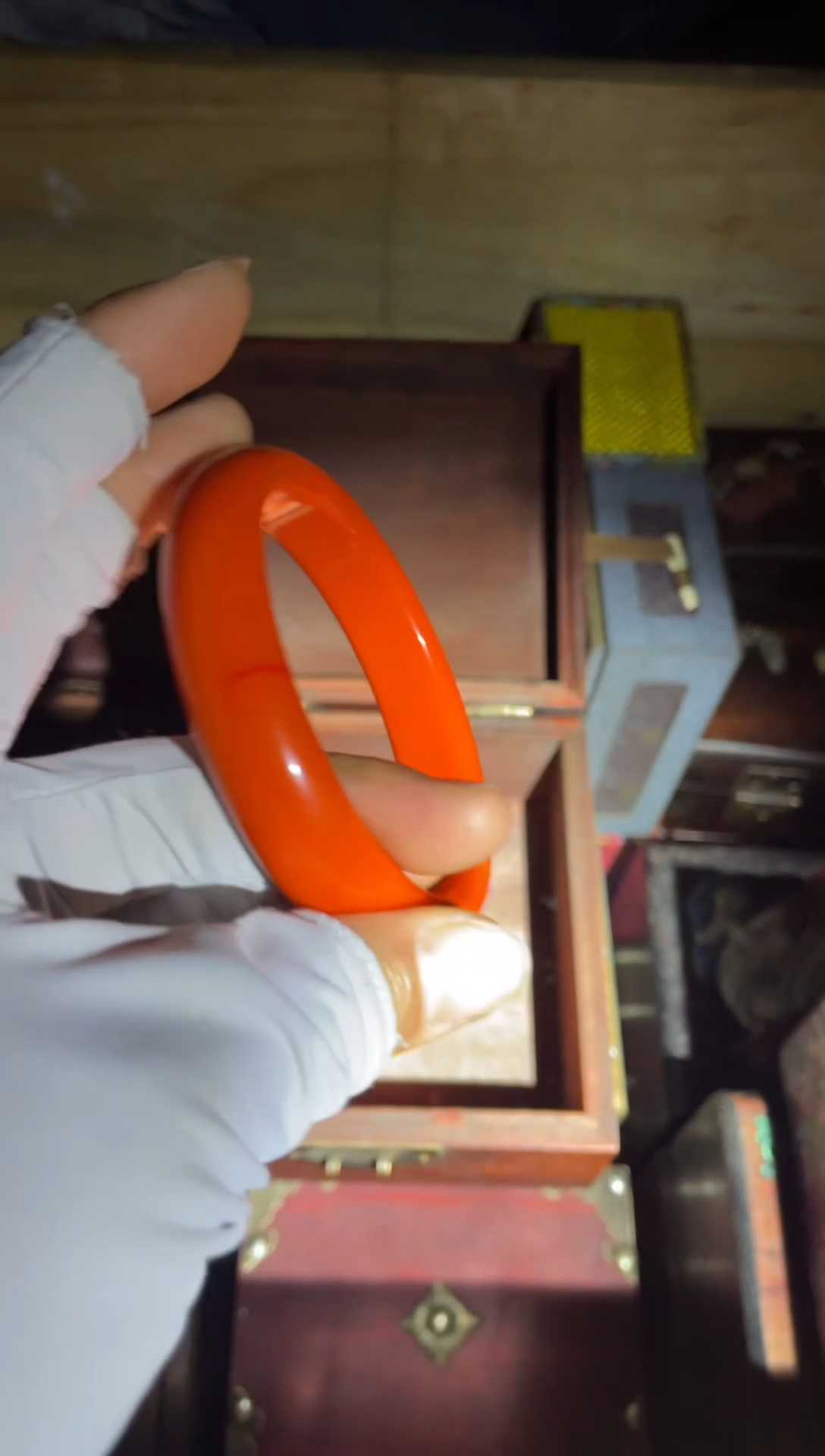 玉红钰手镯1件不带盒