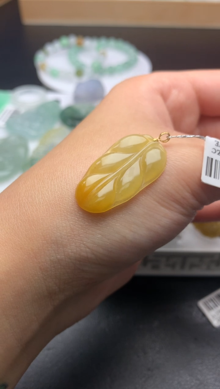 【闪购商品】翡翠吊坠(不含链)18K金镶嵌净货