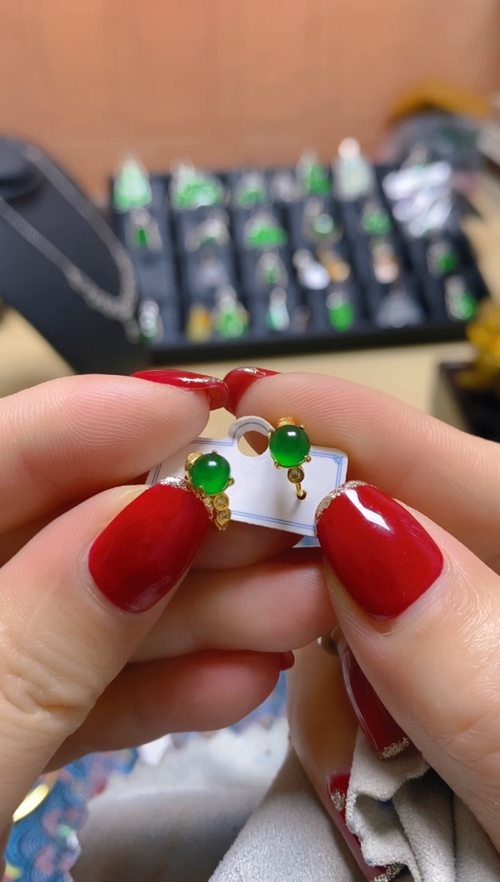 未镶嵌翡翠耳饰惜*?天然A货 假一罚四