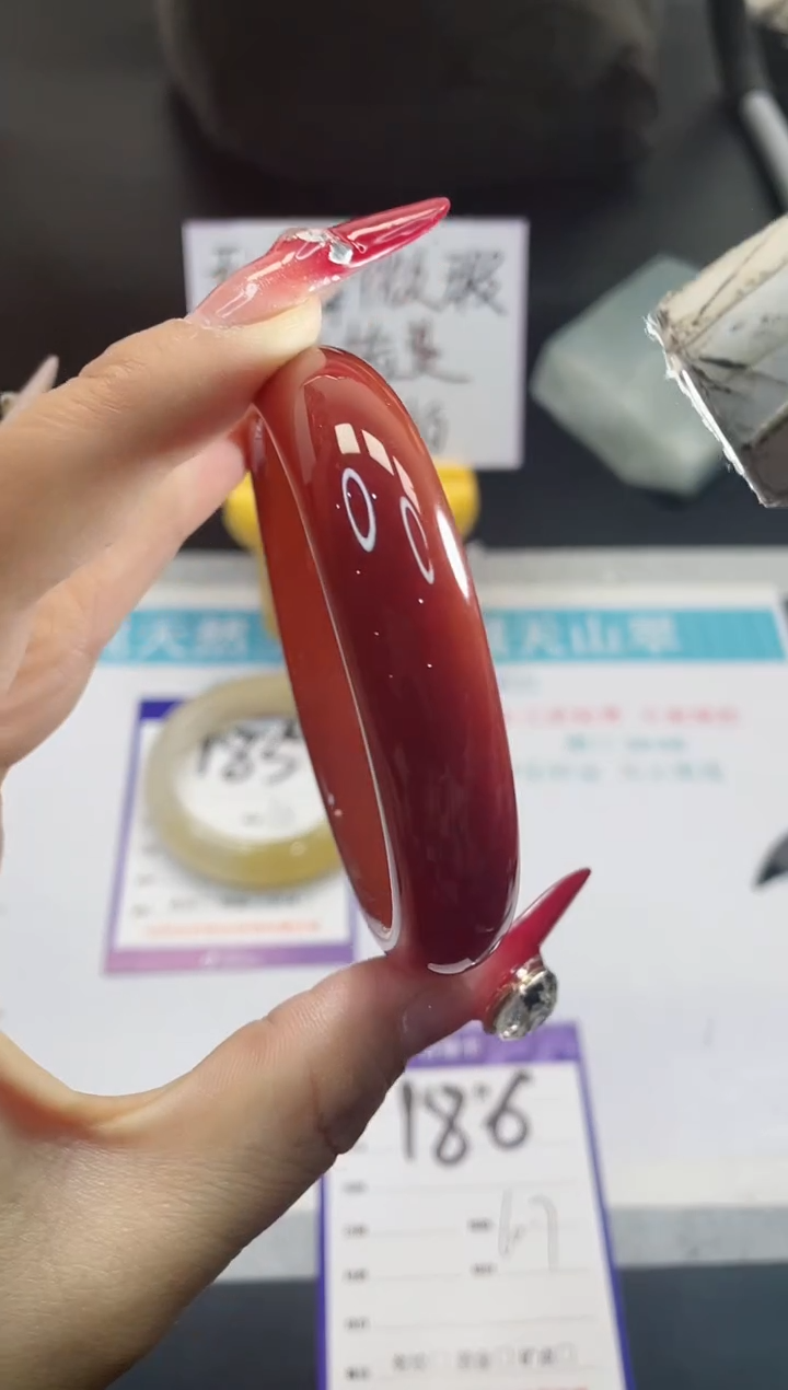 【闪购商品】石英质玉手镯未镶嵌186