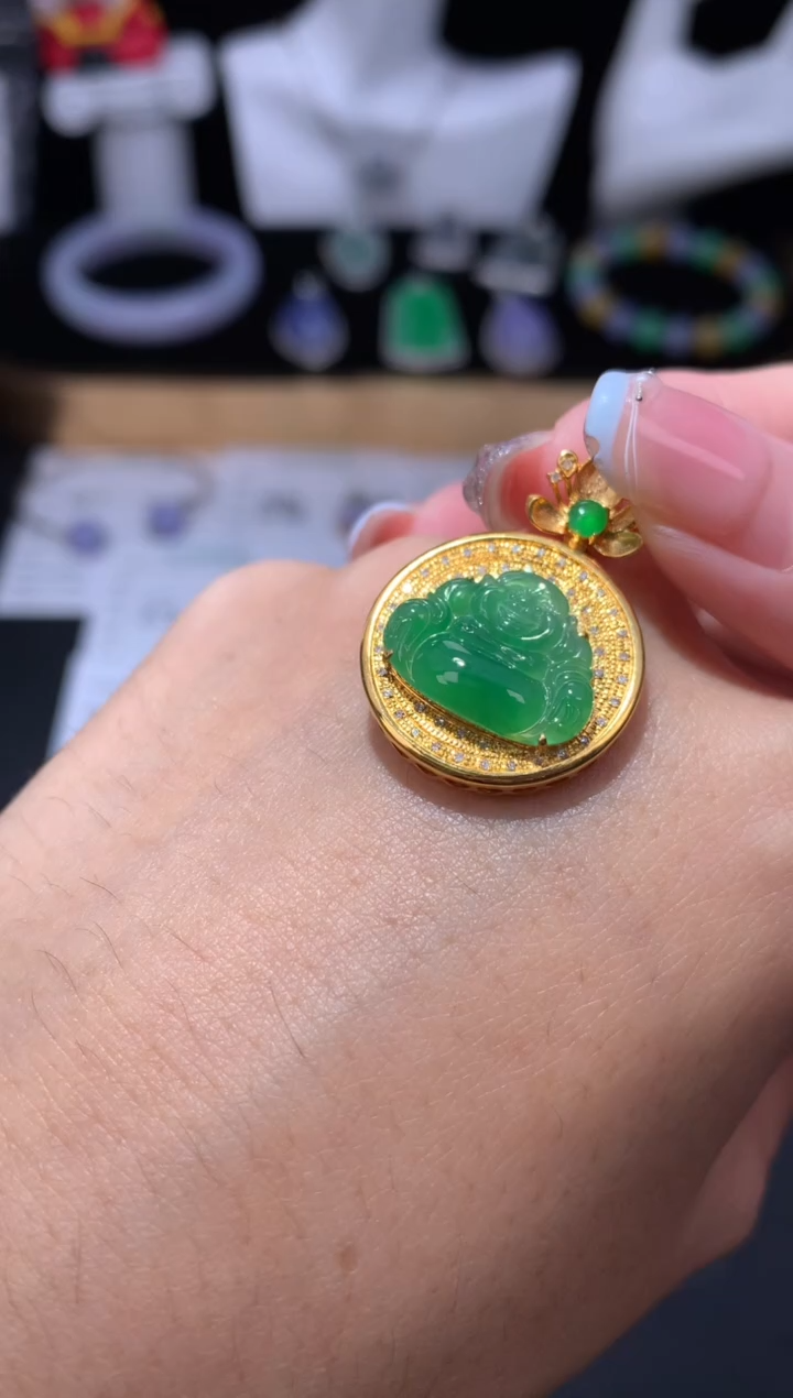 颈饰18K金镶嵌翡翠48小时鉴赏期 退货不扣服务费