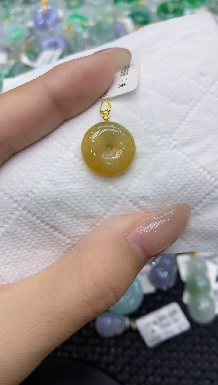 翡翠18K金镶嵌颈饰111111111111