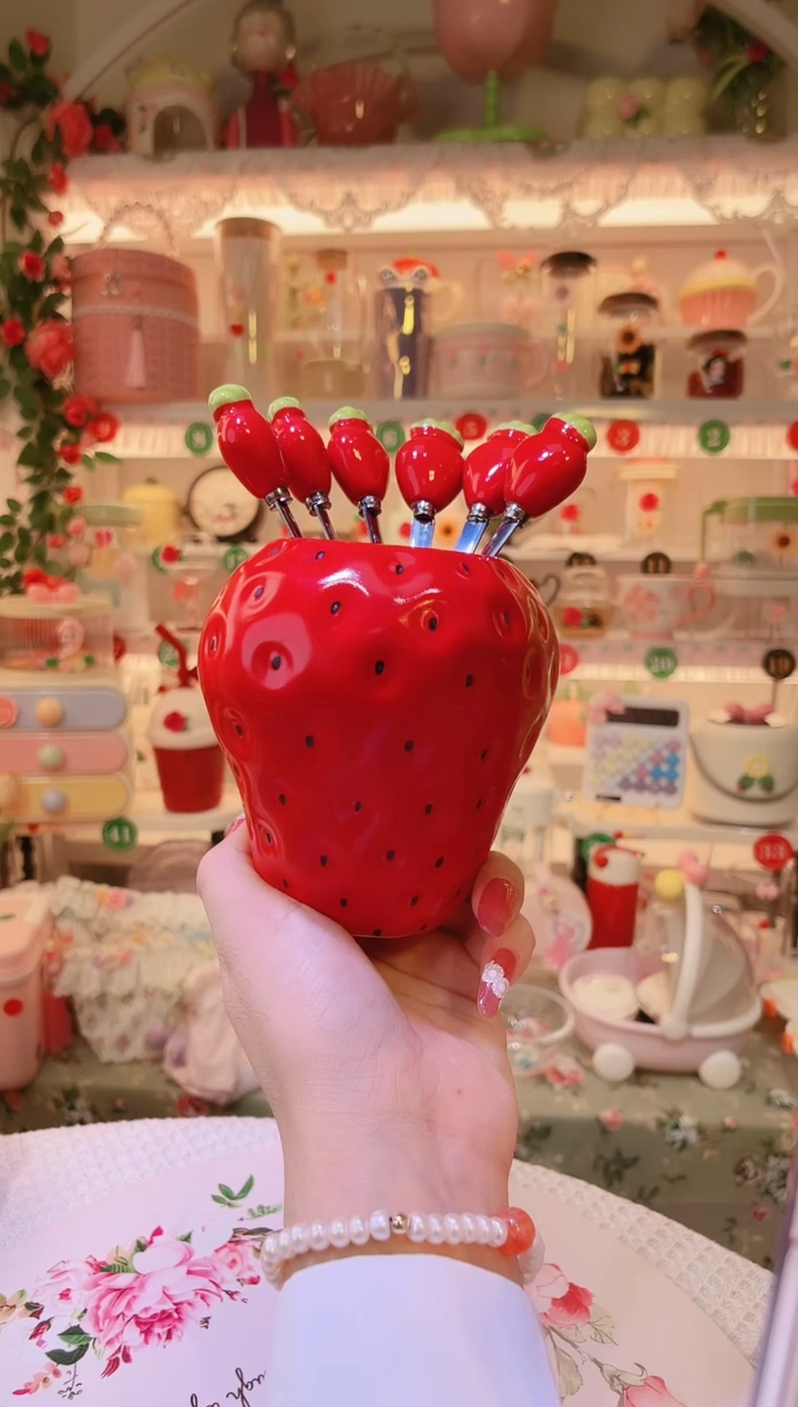 红色草莓水果叉——手工制作品质好！