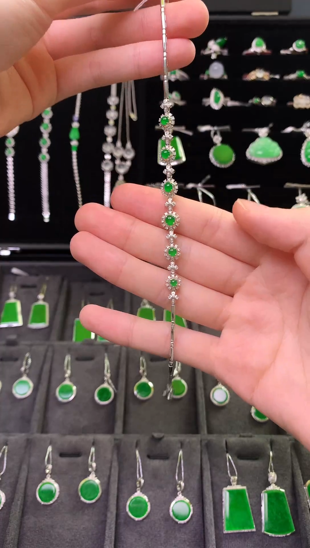 颈饰未镶嵌翡翠项链