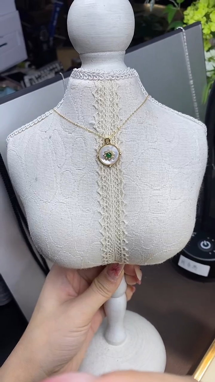 【闪购商品】翡翠耳饰银S925镶嵌天然A货翡翠 绿蛋面吊坠