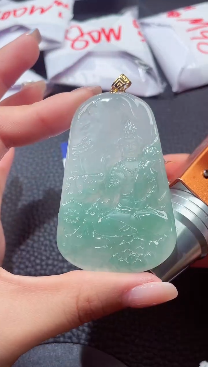 颈饰18K金镶嵌翡翠89489