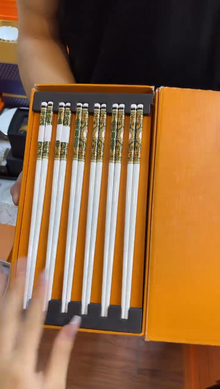 杯鸿辉家品牌瓷器，京东包邮！