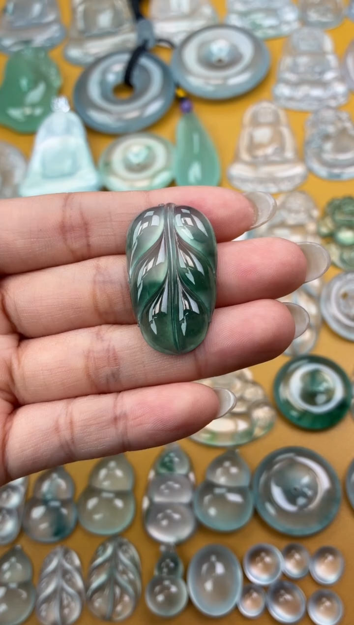 吊坠(不含链)未镶嵌翡翠48 叶子 34.6 20.3 4.7