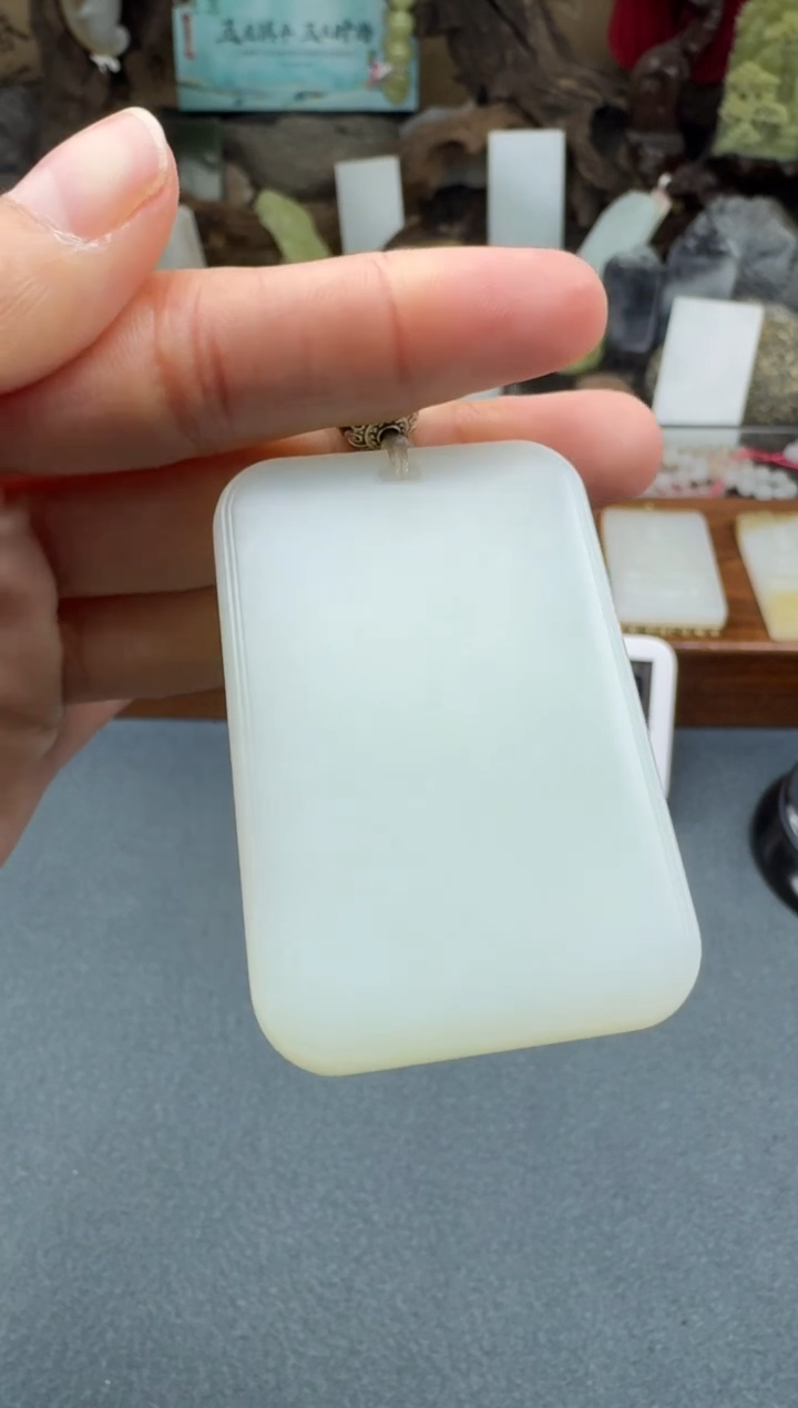 【闪购商品】和田玉颈饰未镶嵌开心