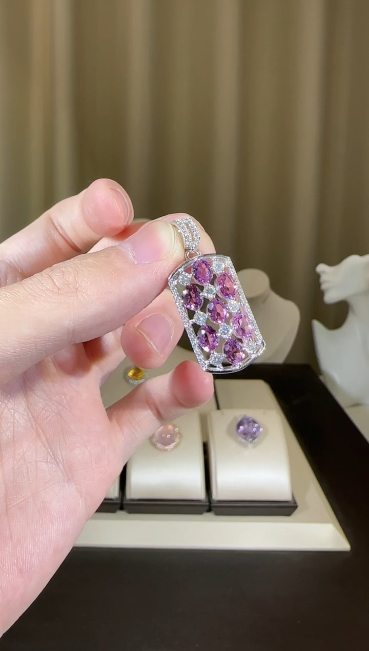 【闪购商品】石榴石颈饰银S925镶嵌设计款