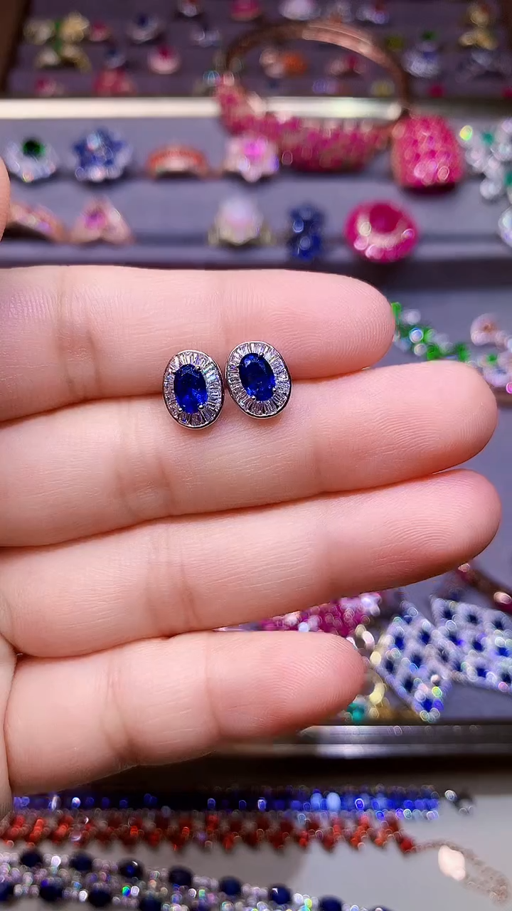 蓝宝石耳饰银S925镶嵌....