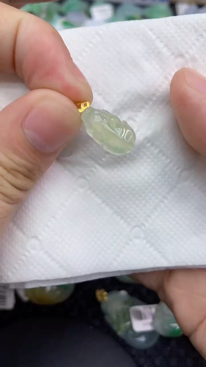 翡翠18K金镶嵌颈饰天然缅甸A货翡翠