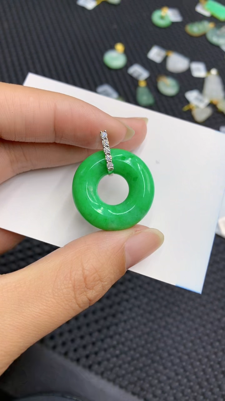 【闪购商品】翡翠颈饰18K金镶嵌            8