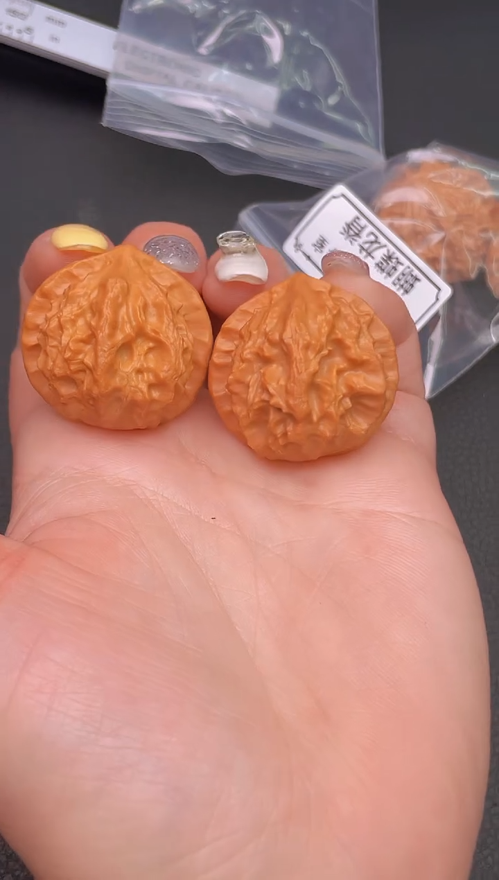 文玩核桃把件蝴蝶龙脊