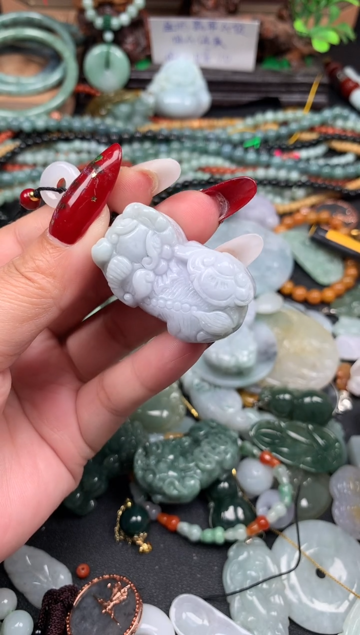 颈饰未镶嵌翡翠1