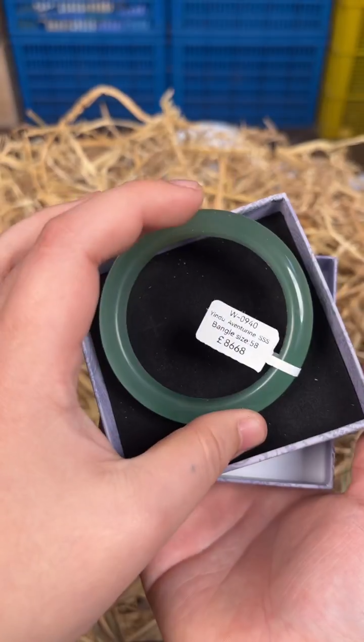 未镶嵌手镯石英质玉W0940