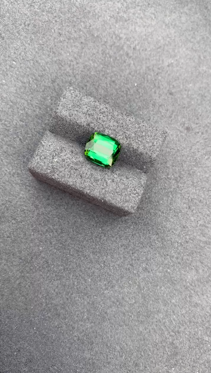 【闪购商品】碧玺裸石未镶嵌3.3ct绿碧玺